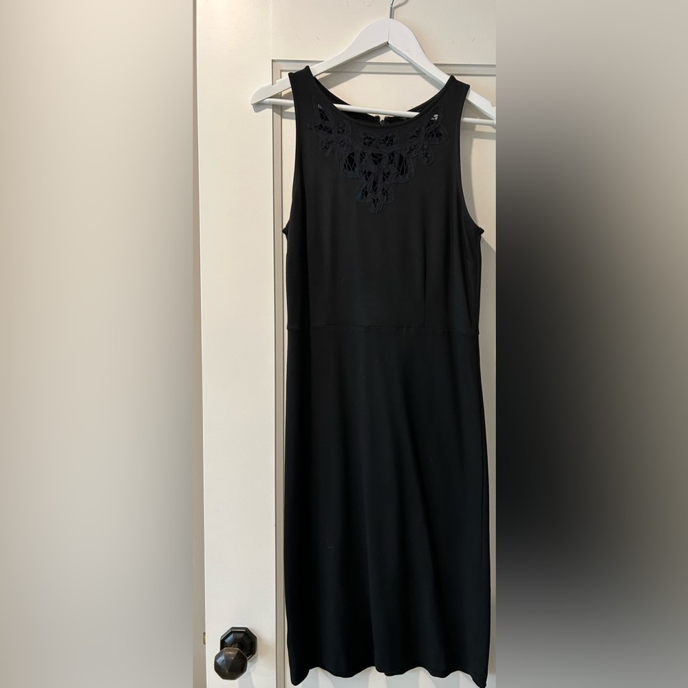 Ann Taylor Black Knit Sheath Dress with Appliqué Cutout Size 8